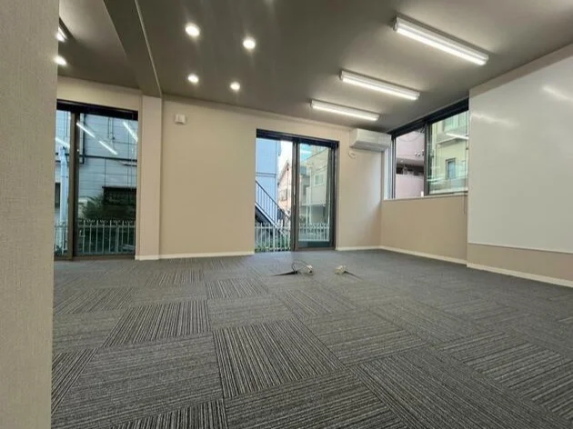 貸店舗(事務所仕様)の内装