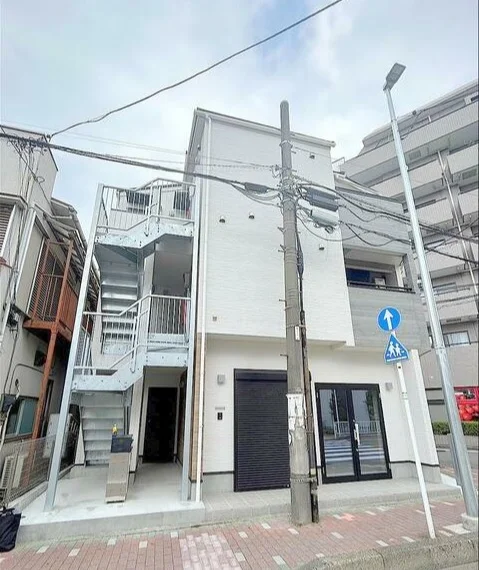 貸店舗(スケルトン)の外観