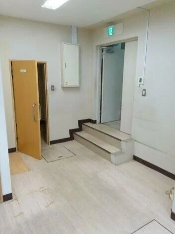 貸店舗(スケルトン)の内装