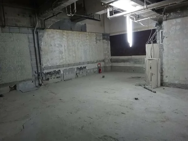 貸店舗(スケルトン)の内装