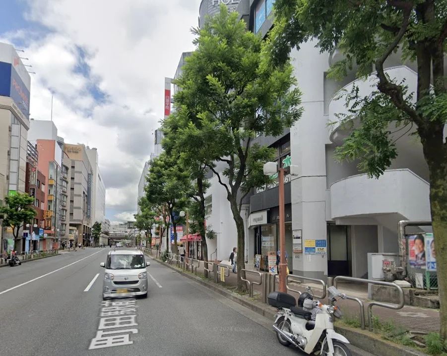 町田のスケルトン店舗物件の外観
