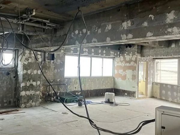 本郷三丁目のスケルトン物件の内装