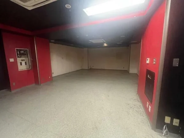 貸店舗(スケルトン)の内装