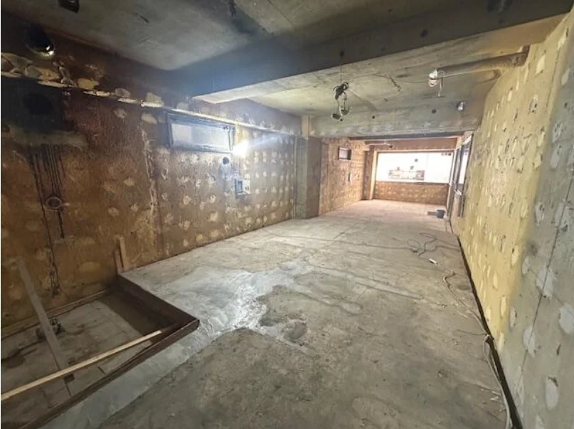 本郷三丁目のスケルトン物件の内装