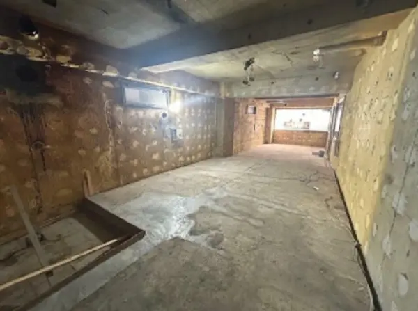 貸店舗(スケルトン)の内装