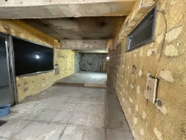 本郷三丁目のスケルトン店舗物件の内装