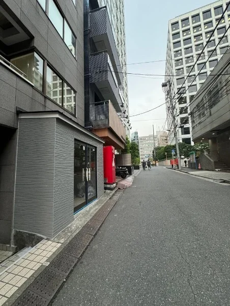 赤坂見附のスケルトン店舗物件の外観