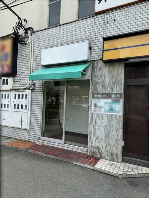 貸店舗(スケルトン)の外観