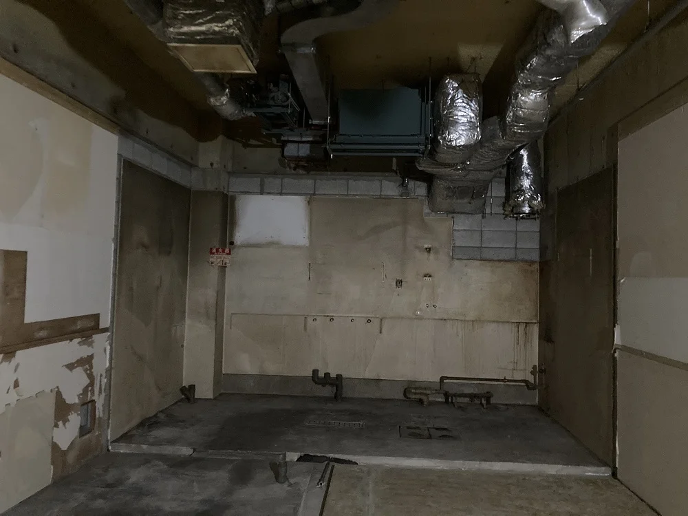 新百合ヶ丘のスケルトン店舗物件の内装