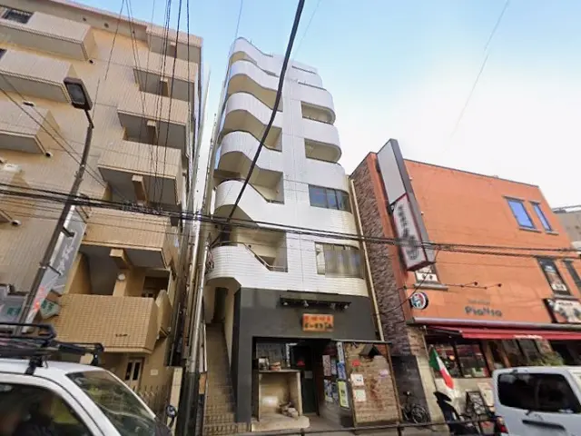 町屋のスケルトン店舗物件の外観