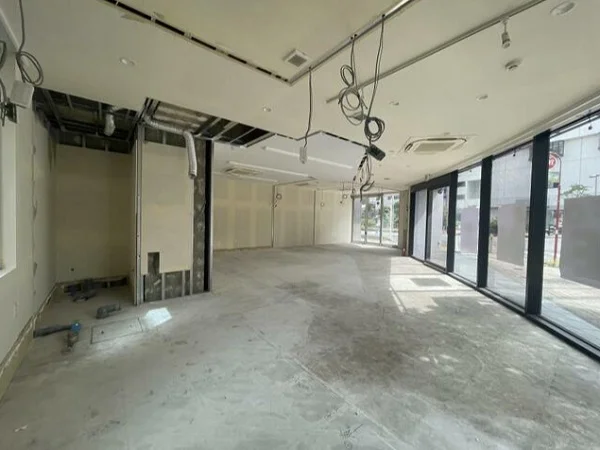 貸店舗(スケルトン)の内装