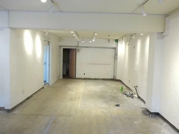 自由が丘のスケルトン物件の内装