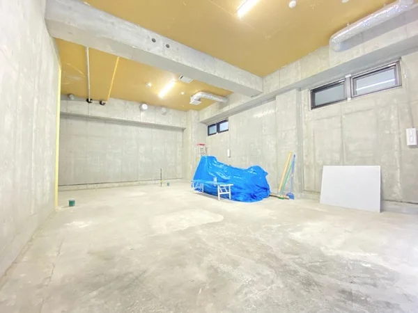 小伝馬町のスケルトン物件の内装