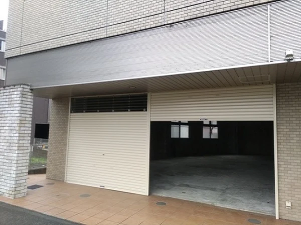 是政のスケルトン店舗物件の外観