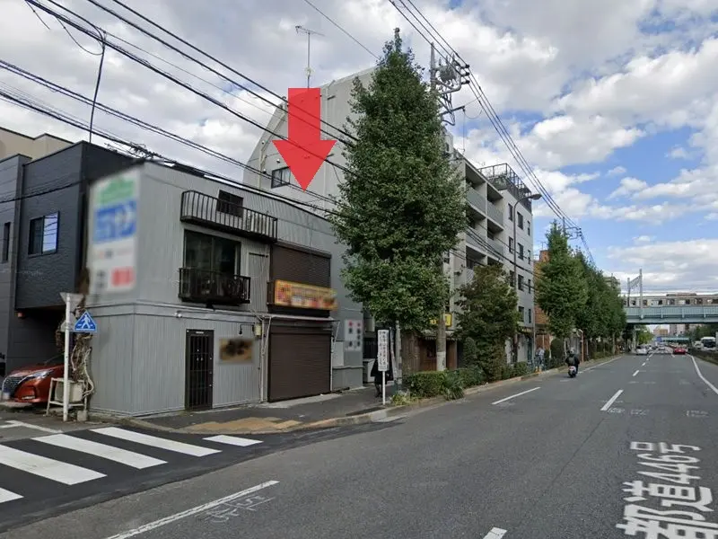 蓮根の居抜き店舗の外観