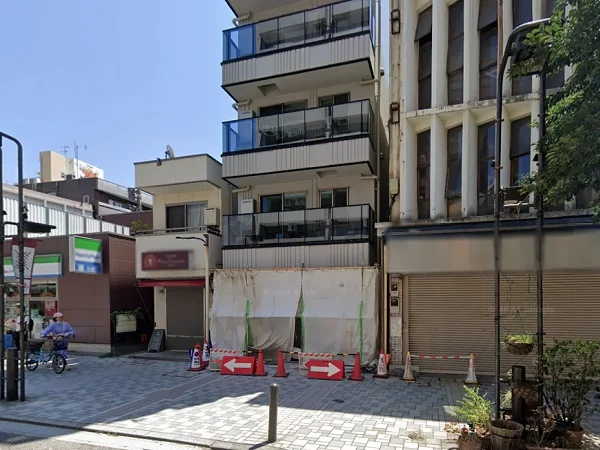 貸店舗(スケルトン)の外観