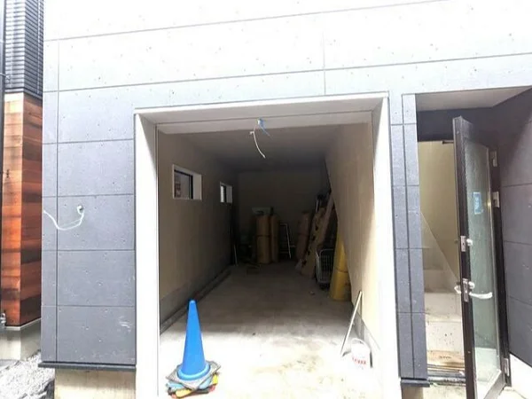 貸店舗(スケルトン)の外観