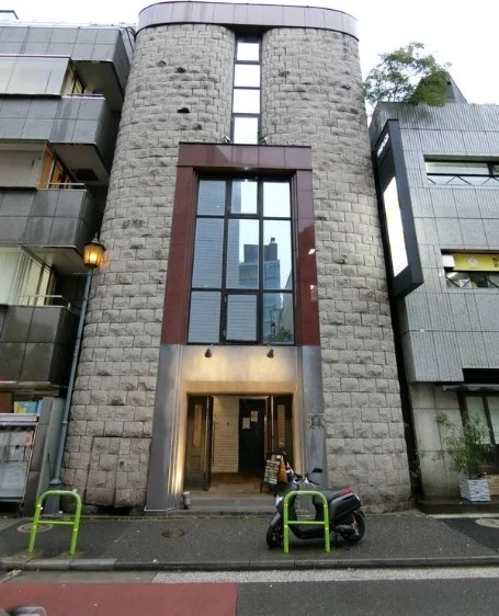 六本木のスケルトン物件の外観