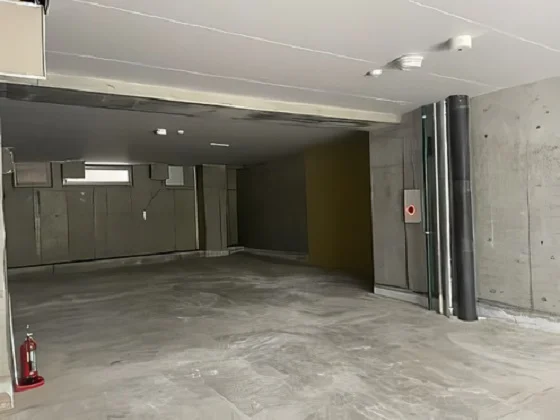 貸店舗(スケルトン)の内装