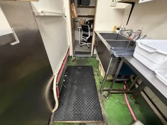 北鎌倉の居抜き店舗の厨房