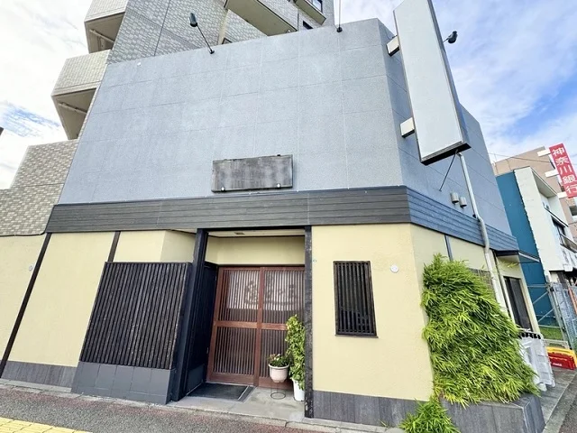 天王町の寿司居抜きの外観