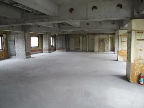 貸店舗(スケルトン)の内装