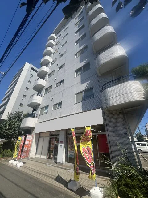 貸店舗(スケルトン)の外観