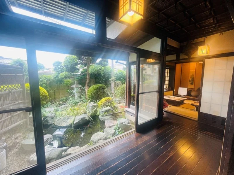 うどん・そばの居抜き物件の内装