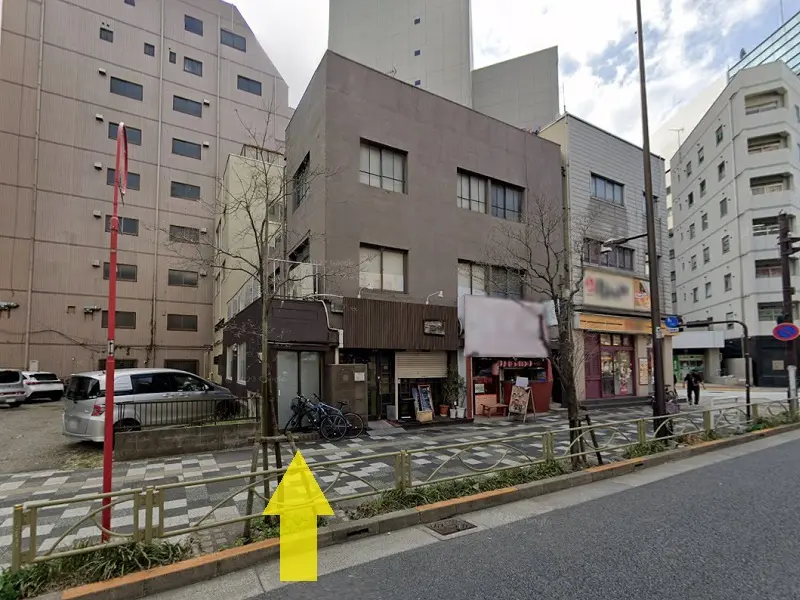 板橋区役所前のスケルトン店舗物件の外観