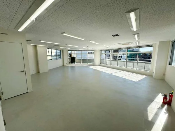 門前仲町の事務所仕様店舗物件の内装