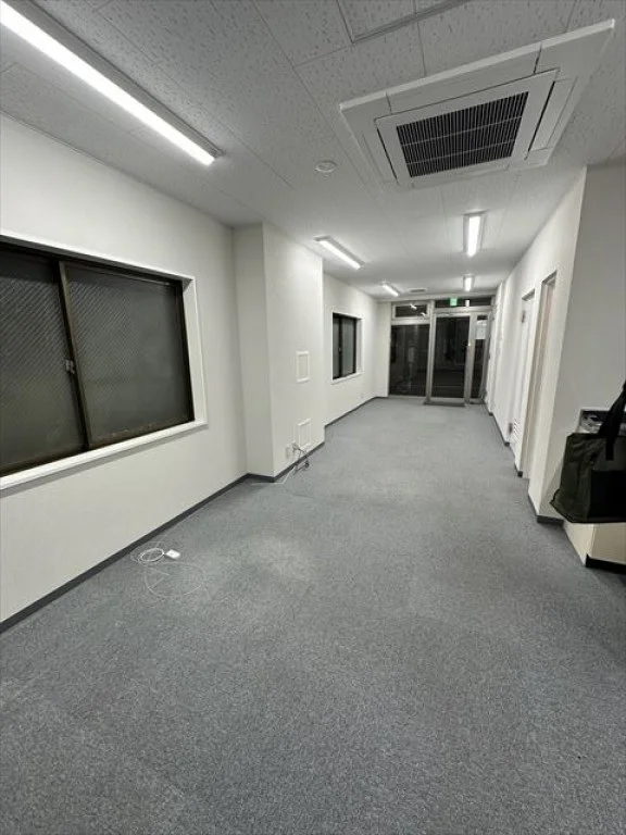 貸店舗(事務所仕様)の内装