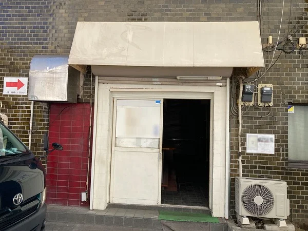 居酒屋の居抜き物件のエントランス