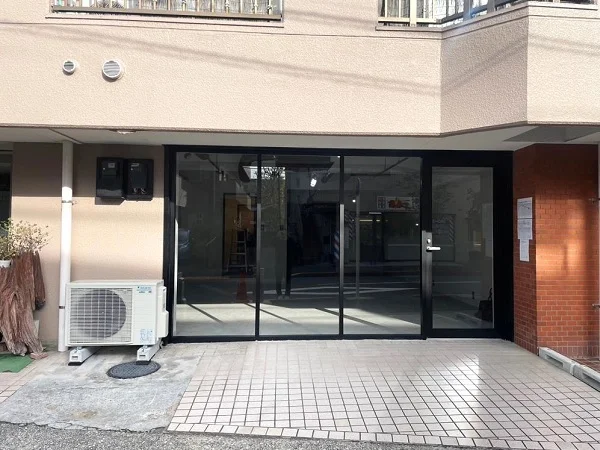 貸店舗(事務所仕様)のエントランス