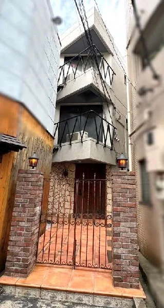 広尾のダイニングバー居抜きの外観