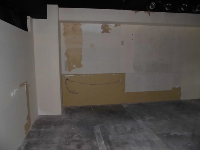 浅草のスケルトン物件の内装