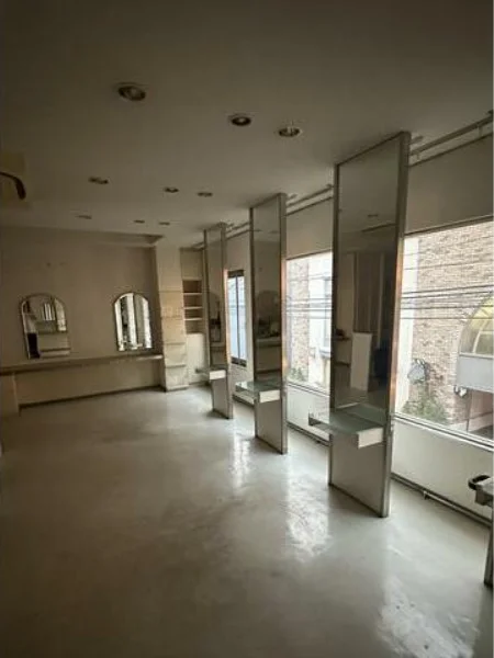 美容室・理容室の居抜き物件の内装