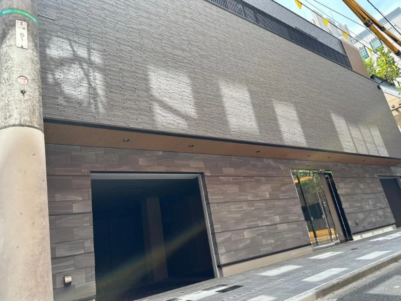 貸店舗(スケルトン)のエントランス