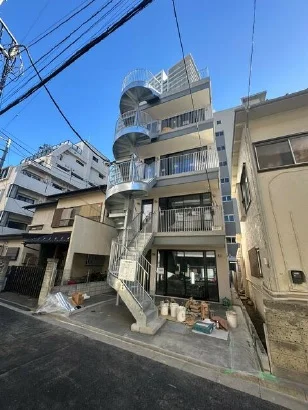 大宮のスケルトン店舗物件の外観