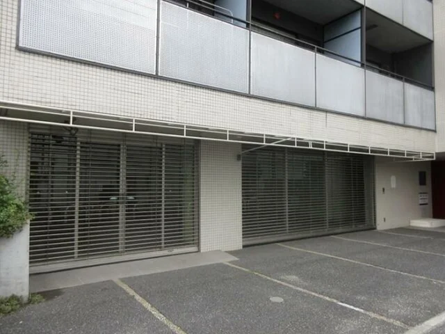 下北沢のスケルトン店舗物件の外観