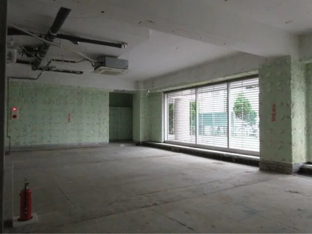 下北沢のスケルトン物件の内装