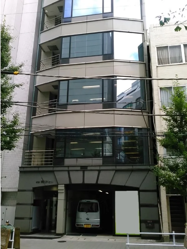 新橋のスケルトン店舗物件の外観