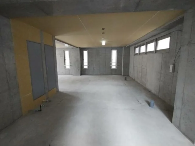 貸店舗(スケルトン)の内装