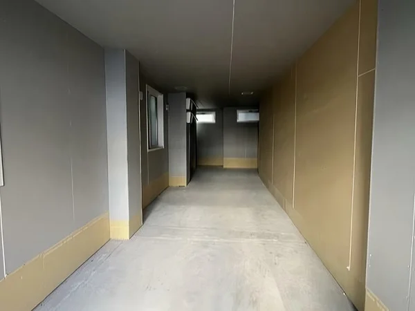 沼袋のスケルトン物件の内装