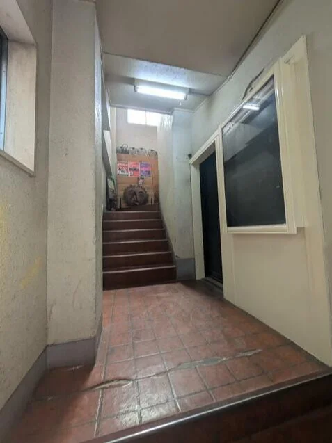 小田急相模原のスケルトン物件のエントランス