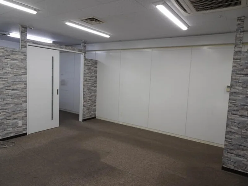 貸店舗(事務所仕様)の内装