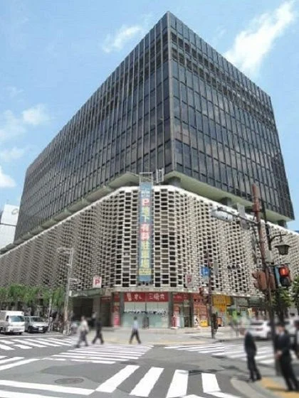 新橋の事務所仕様物件の外観