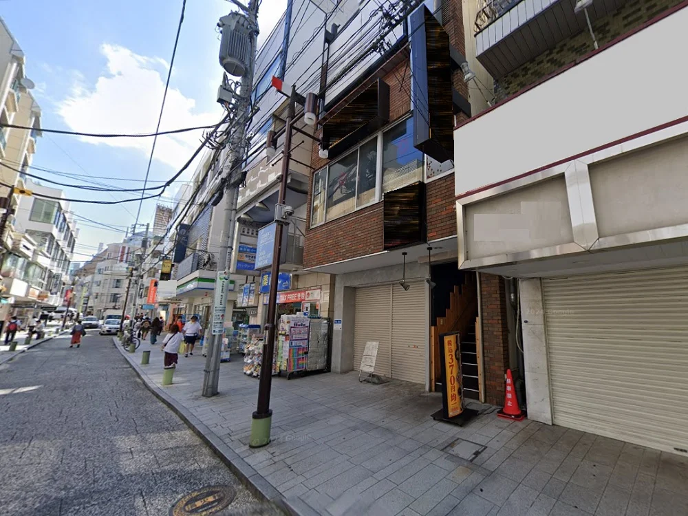 貸店舗(スケルトン)の外観