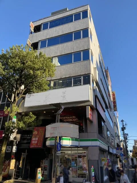 関内のスケルトン店舗物件の外観