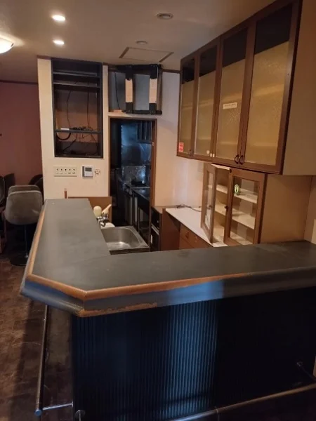 小作の居抜き店舗の内装