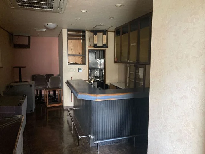 小作の居抜き店舗の内装